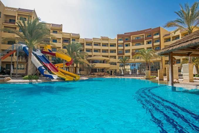 Hotel Zahabia Beach And 4*