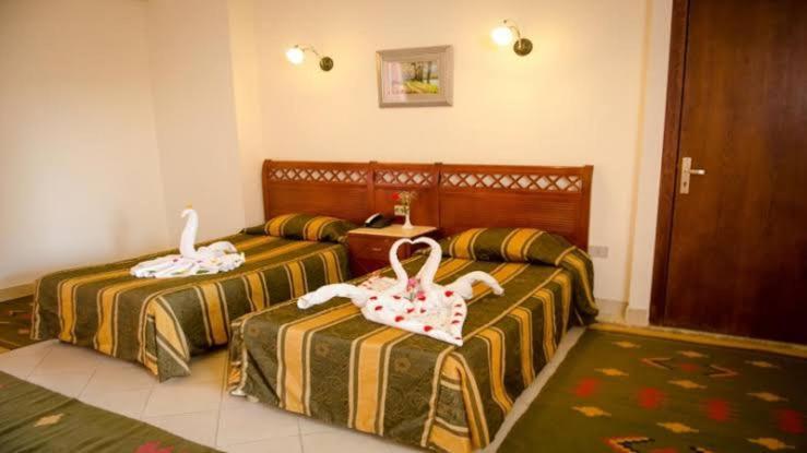 Zahabia Beach And Hotel 4*