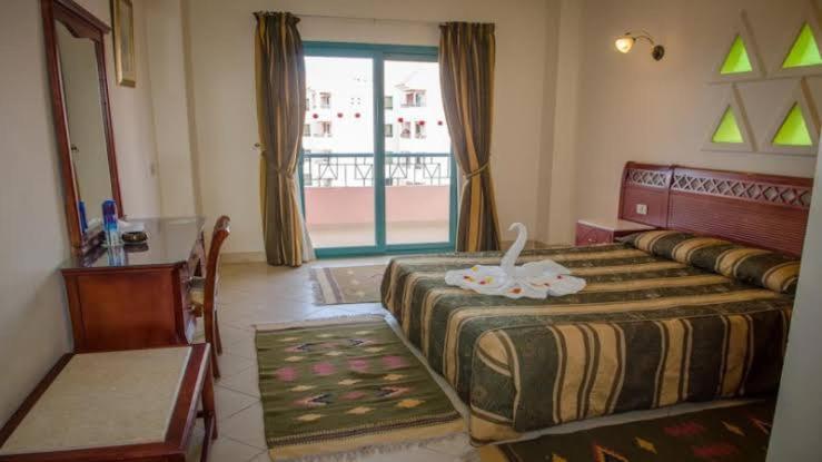 Zahabia Beach And Hurghada